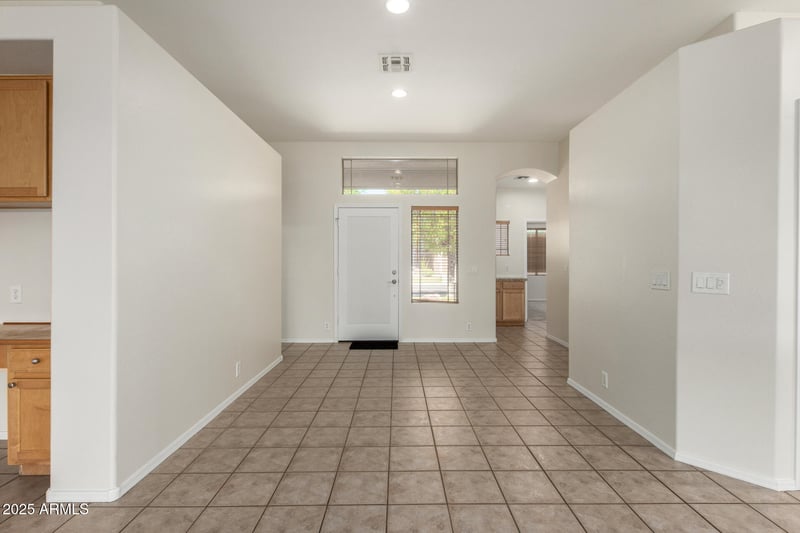 7977 Clara Ln, Peoria, AZ 85382