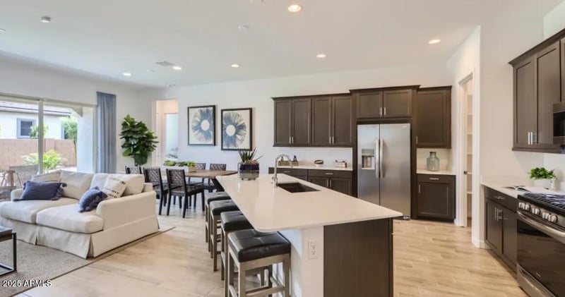 7977 Rowel Rd, Peoria, AZ 85383