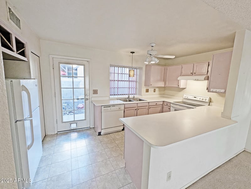 7977 Wacker Rd #156, Peoria, AZ 85381