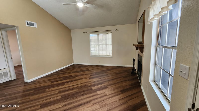 7977 Wacker Rd #226, Peoria, AZ 85381