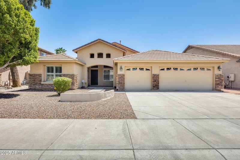 7979 Sheena Dr, Peoria, AZ 85381