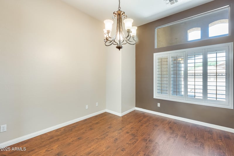 7979 Sheena Dr, Peoria, AZ 85381