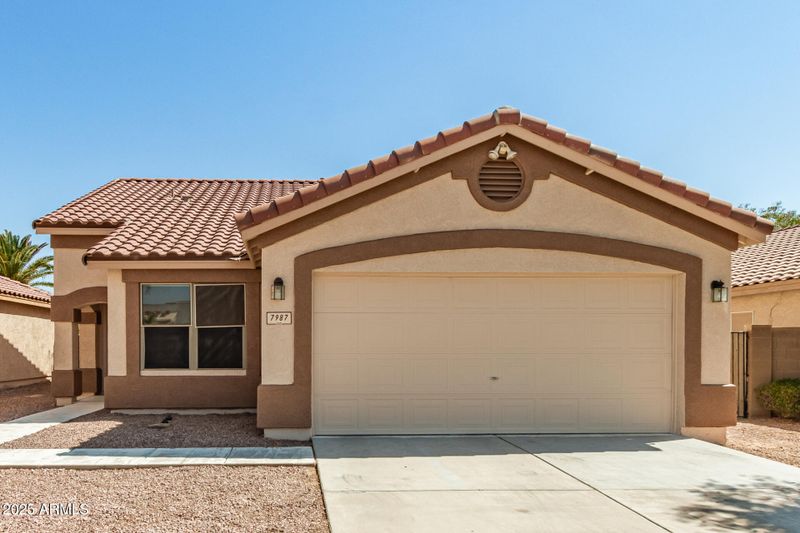 7987 W Hatcher Rd, Peoria, AZ 85345