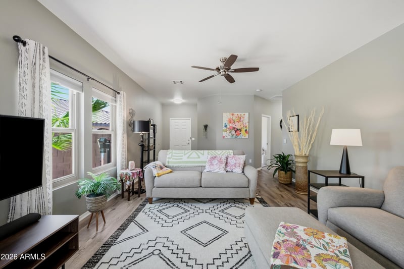 7988 W Sanna St, Peoria, AZ 85345