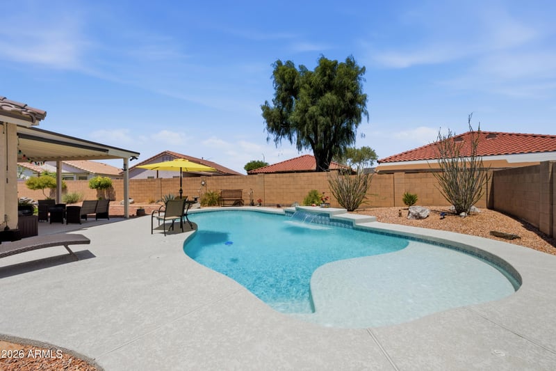7988 W Sanna St, Peoria, AZ 85345