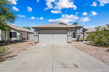7990 Solano Dr, Glendale, AZ 85303