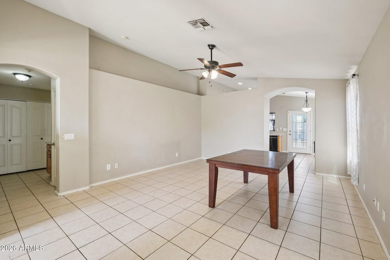 7990 Solano Dr, Glendale, AZ 85303