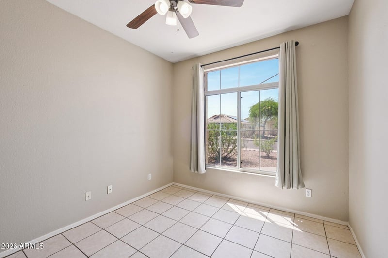 7990 Solano Dr, Glendale, AZ 85303