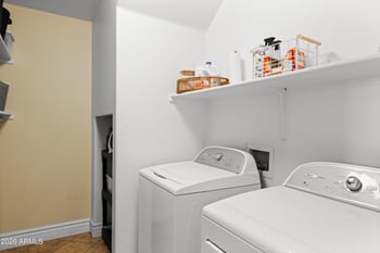 7996 Stella Ave, Glendale, AZ 85303