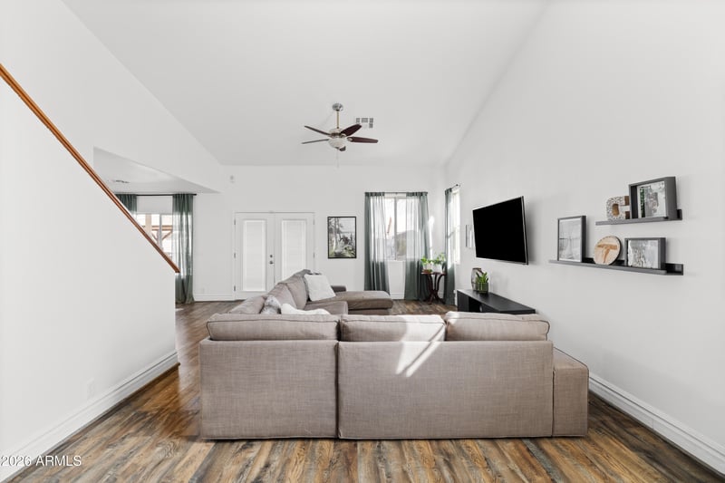 7996 W Stella Ave, Glendale, AZ 85303