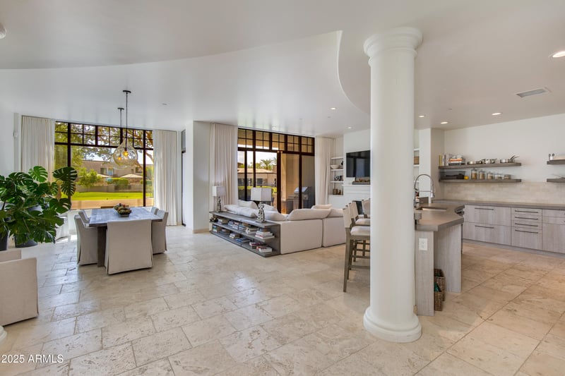 8 Biltmore Estate #110, Phoenix, AZ 85016