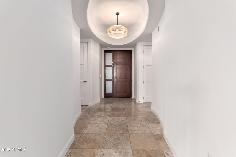 8 Biltmore Estate #202, Phoenix, AZ 85016