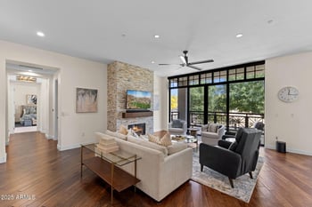 8 Biltmore Estate #215, Phoenix, AZ 85016