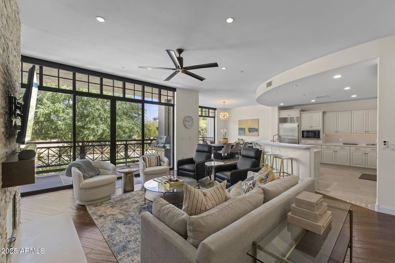 8 Biltmore Estate #215, Phoenix, AZ 85016