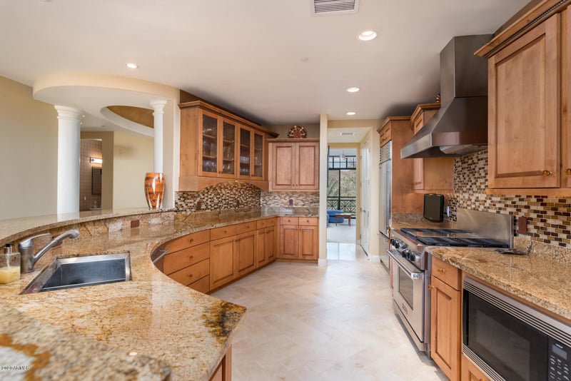8 Biltmore Estate #302, Phoenix, AZ 85016