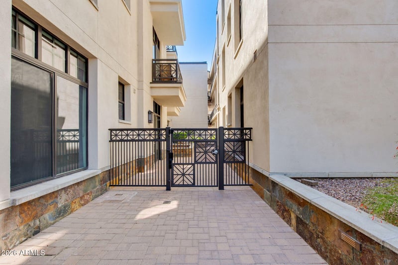 8 E Biltmore Estate #114, Phoenix, AZ 85016