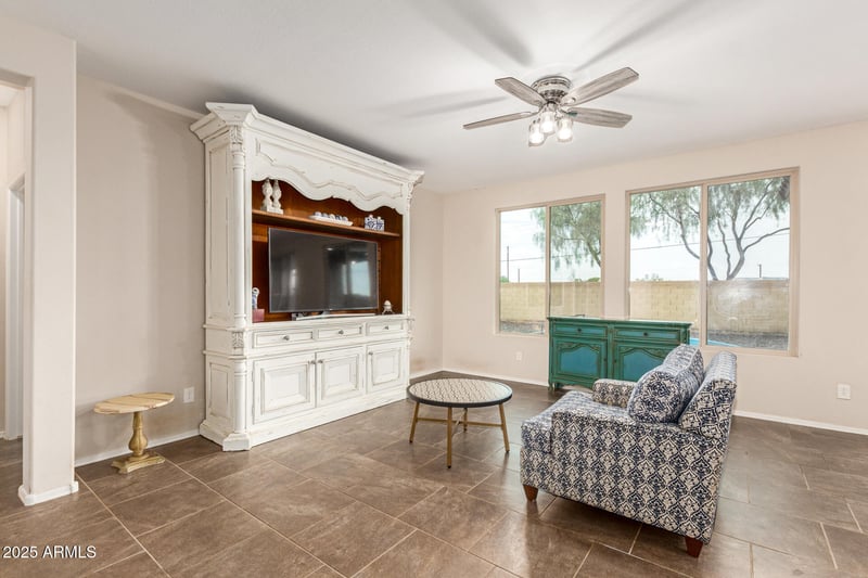 800 Danish Red Trl, San Tan Valley, AZ 85143