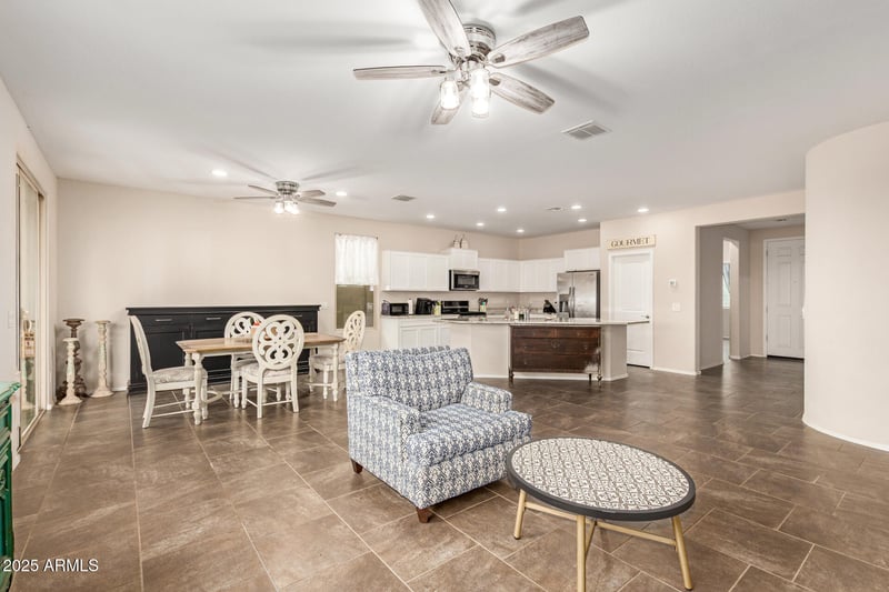 800 Danish Red Trl, San Tan Valley, AZ 85143