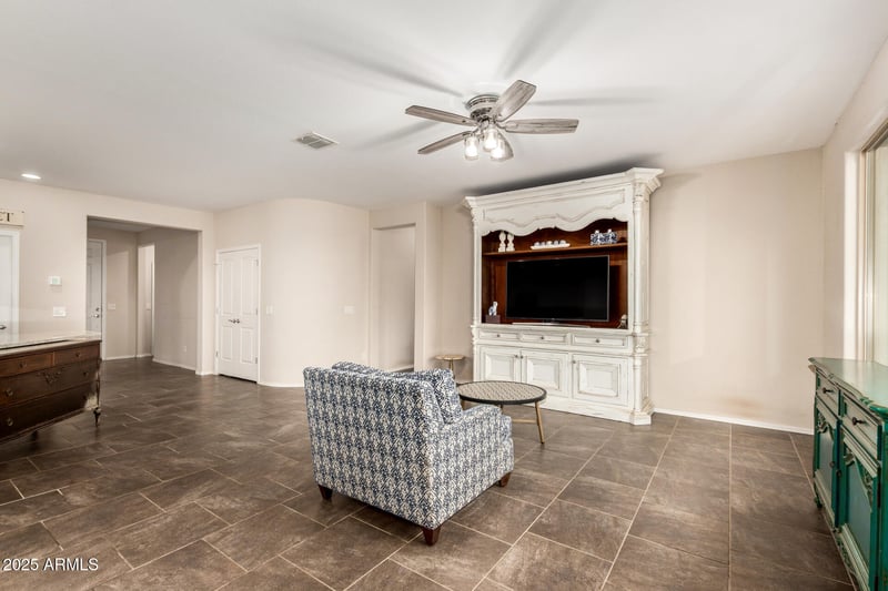 800 Danish Red Trl, San Tan Valley, AZ 85143