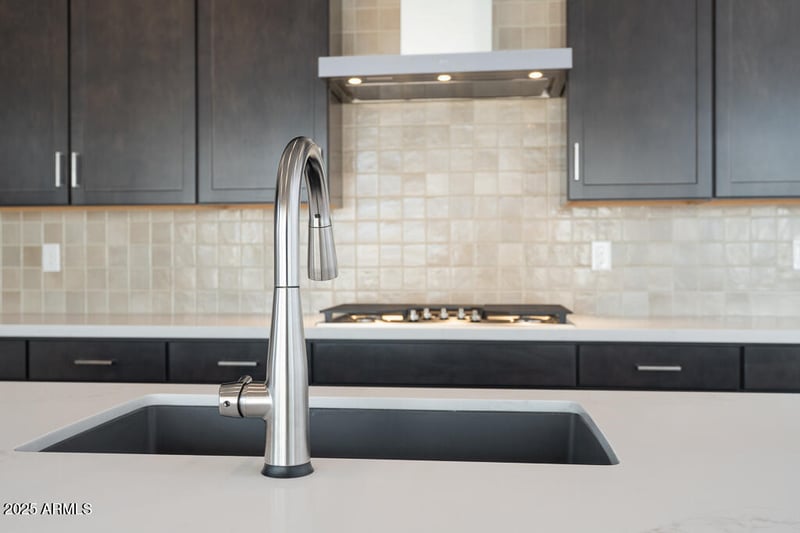 800 J Waltz Way, Apache Junction, AZ 85120