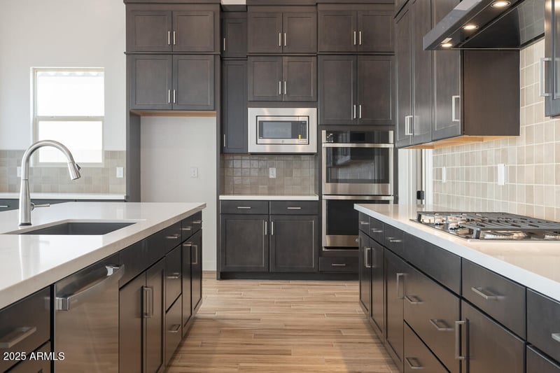 800 J Waltz Way, Apache Junction, AZ 85120