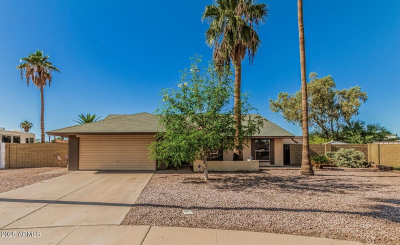 800 Marlboro Dr, Chandler, AZ 85225