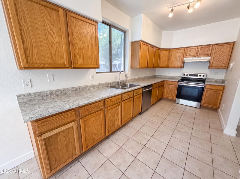 800 Bedford Dr, Chandler, AZ 85225