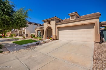 800 Sycamore Ct, Litchfield Park, AZ 85340