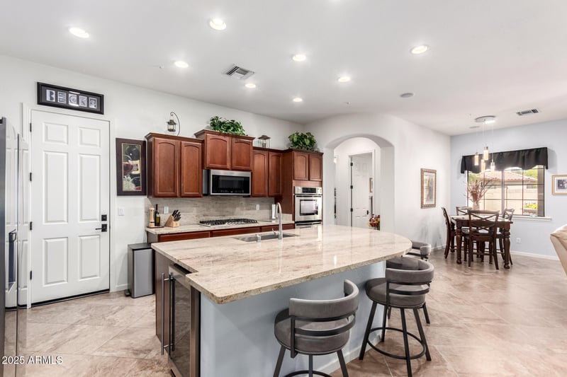 800 Sycamore Ct, Litchfield Park, AZ 85340