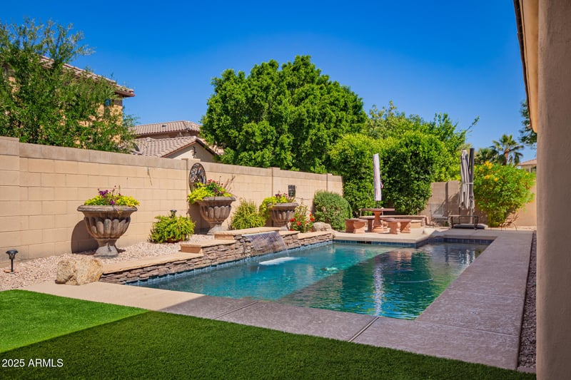 800 Sycamore Ct, Litchfield Park, AZ 85340