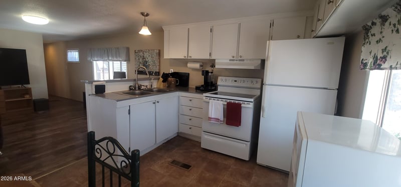 800 Apache Trl #24, Apache Junction, AZ 85120