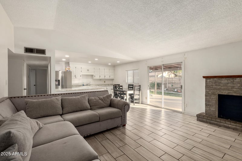 8001 College Dr, Phoenix, AZ 85033