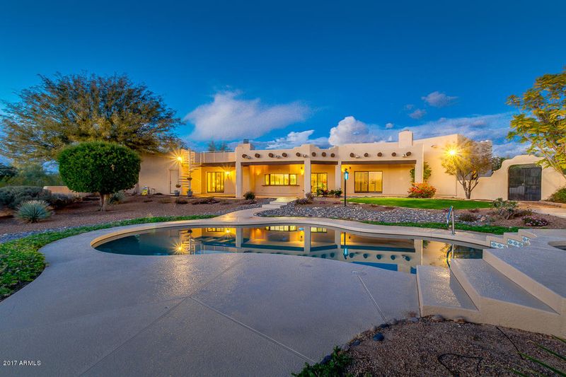 8001 E Williams Dr, Scottsdale, AZ 85255
