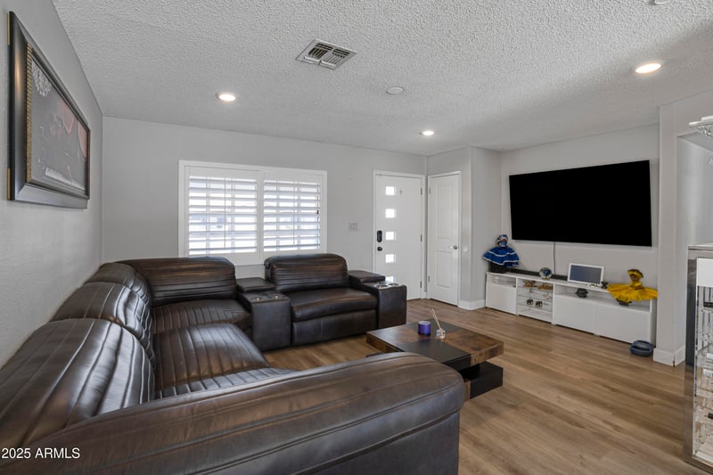 8001 Turney Ave, Phoenix, AZ 85033