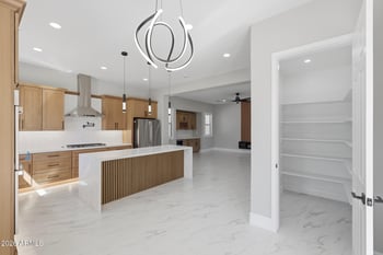 8001 San Juan Ave, Glendale, AZ 85303