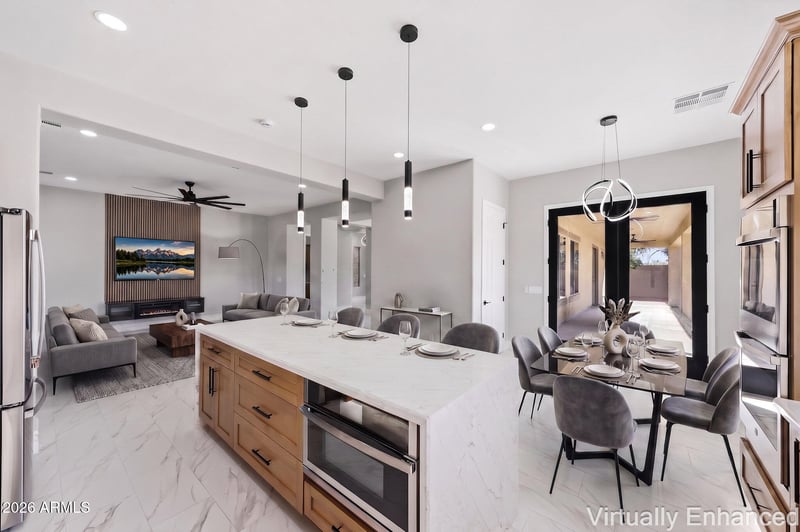 8001 W San Juan Ave, Glendale, AZ 85303