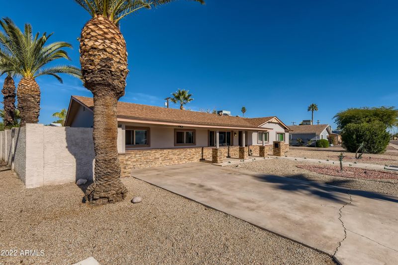 8002 E Earll Dr, Scottsdale, AZ 85251