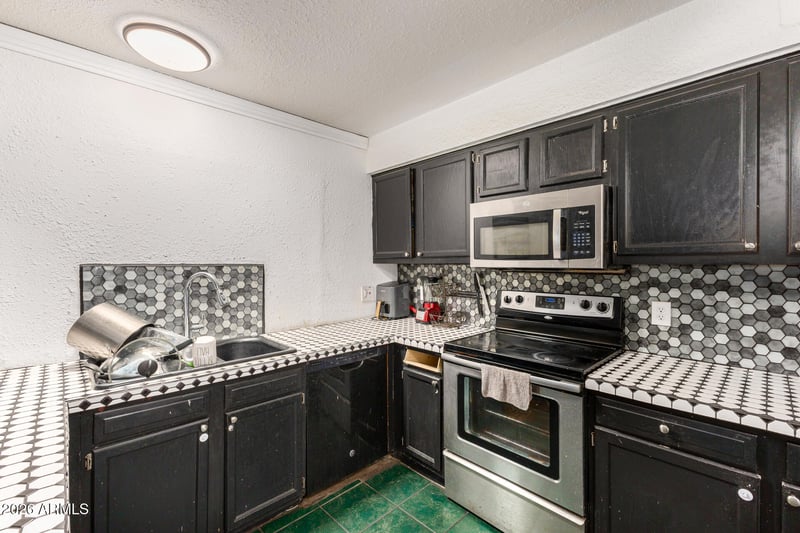 8002 42nd Ave, Phoenix, AZ 85051