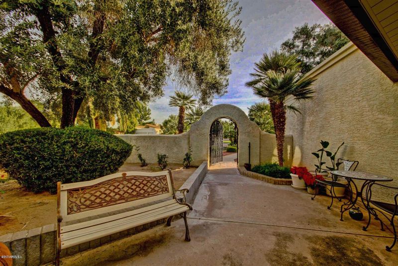 8002 S Grandview Ave, Tempe, AZ 85284