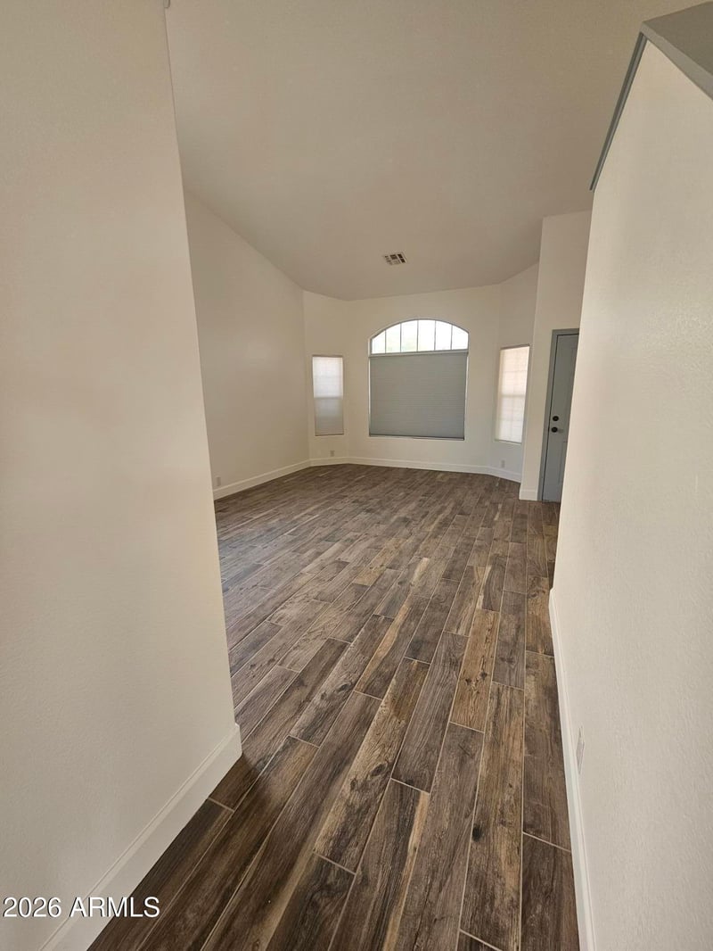 8002 W Stella Ave, Glendale, AZ 85303