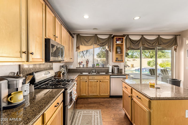 8004 W Donald Dr, Peoria, AZ 85383