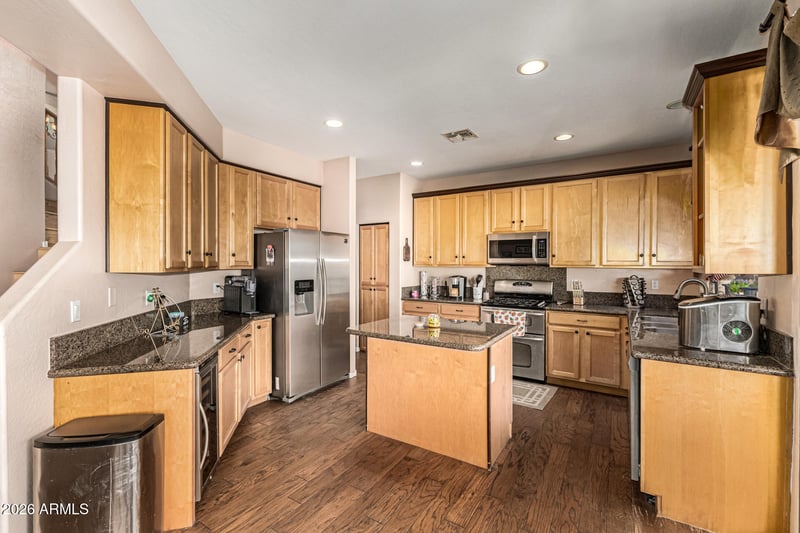 8004 W Donald Dr, Peoria, AZ 85383