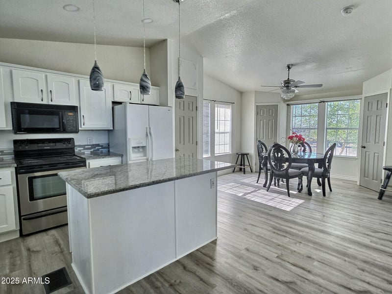 8005 352nd Ln, Tonopah, AZ 85354