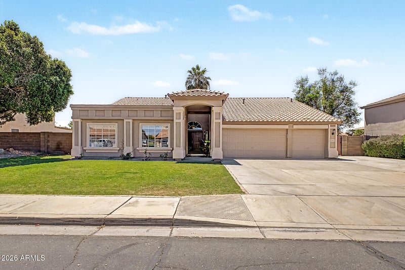 8005 Caribbean Ln, Peoria, AZ 85381