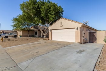 8006 Salter Dr, Peoria, AZ 85382