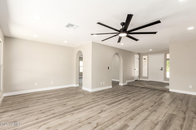 8007 Corrine Dr, Peoria, AZ 85381