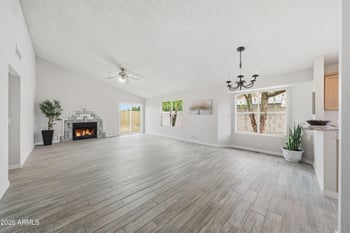 8008 Krall St, Glendale, AZ 85303