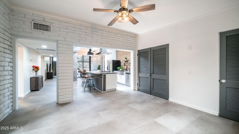 8008 N Central Ave #10, Phoenix, AZ 85020