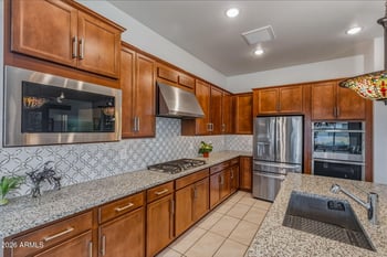 8009 W Northview Ave, Glendale, AZ 85303