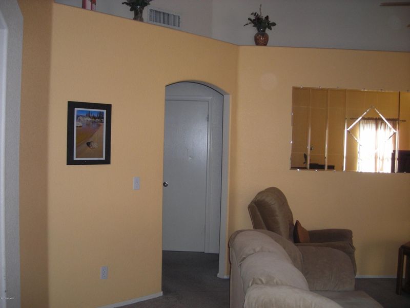 801 E Sack Dr, Phoenix, AZ 85024